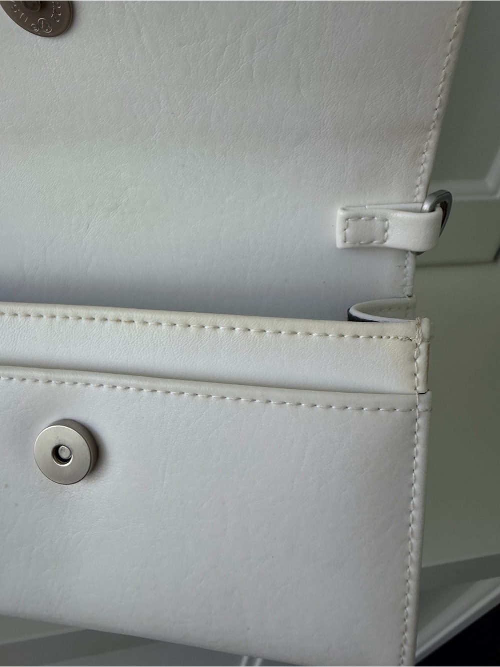 MATT & NAT White Drew Medium Vegan Leather Crossbody Bag Purse Clutch - Picture 8 of 16